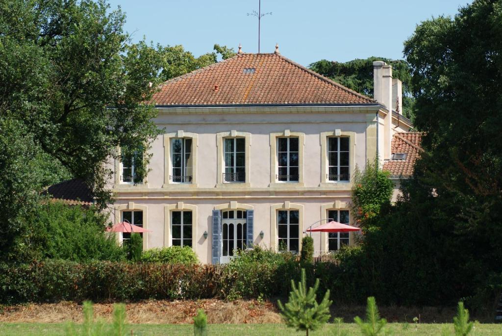 Château de Grenier Acomodação com café da manhã Saint-Léger Exterior foto