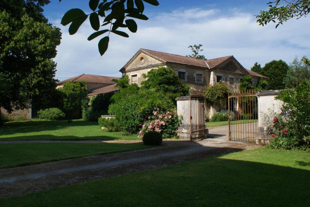 Château de Grenier Acomodação com café da manhã Saint-Léger Exterior foto